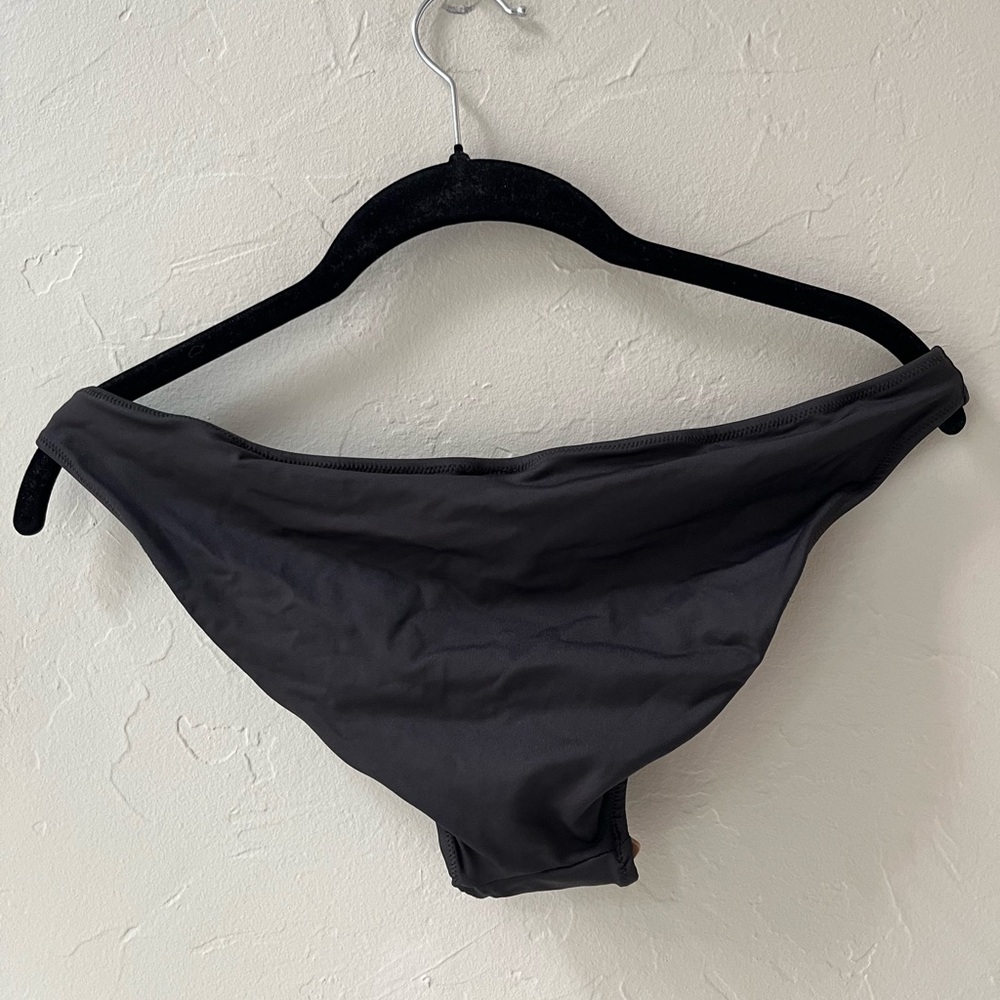 SKIMS SWIM LOGO HARDWARE BIKINI BOTTOM IN ONYX XXS M - Picture 5 of 5